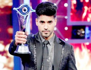 Indian movies and tv actor Gautam Gulati win the bigg boss season 8 award.