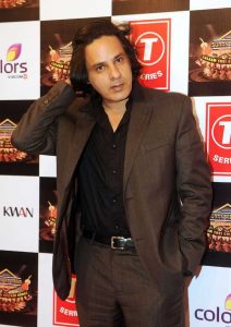 Rahul Roay was the winner of Bigg boss season 1. He was a former actor and he is famous for his role in Aashiqui movie.