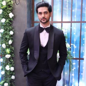 Role as Karan Luthra, Age 36 years